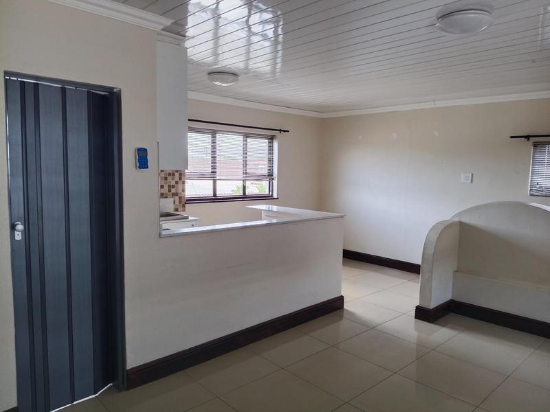 1 Bedroom Property for Sale in Goodwood Central Western Cape
